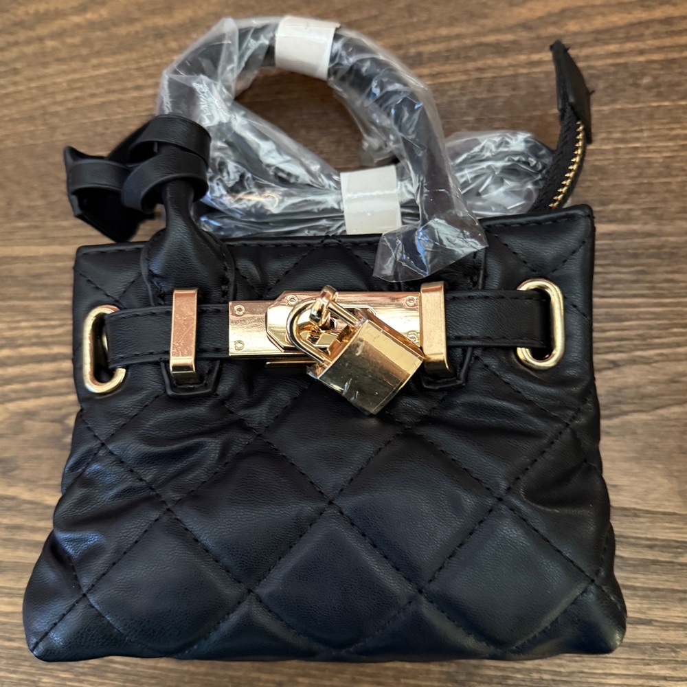Badgley Mischka Mini Diamond Black Quilted Vegan Leather Bag with Front Lock